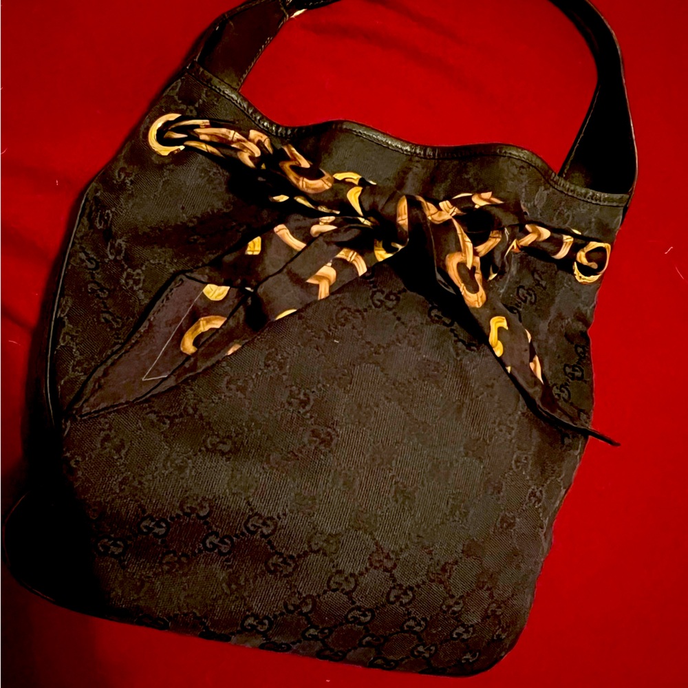 Authentic Gucci tote. Used once! Single leather strap. Original silk scarf